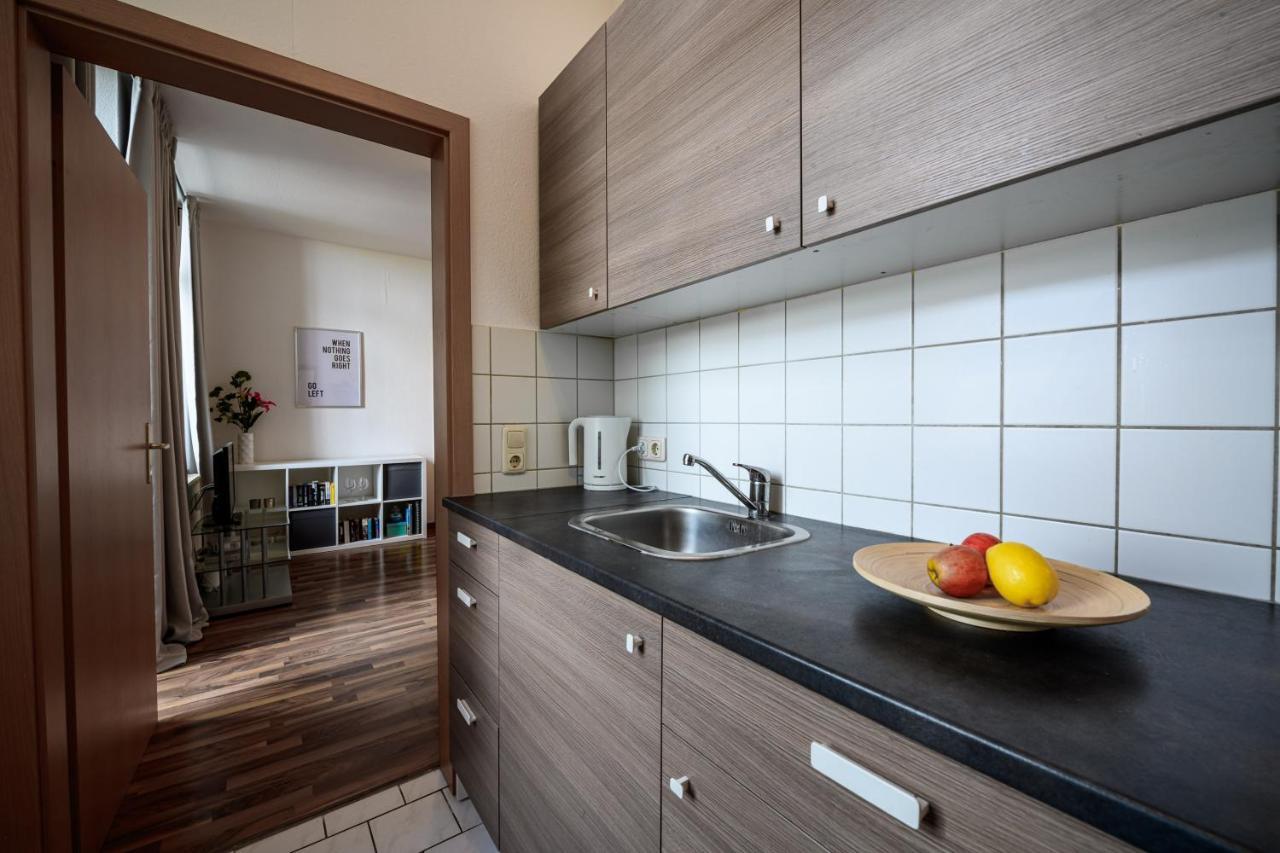 Helle Wohnung In Sudenburg Mit Balkon - Wlan, 4 Schlafplaetze Maagdenburg Buitenkant foto