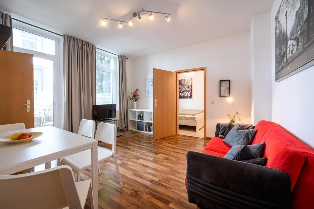 Helle Wohnung In Sudenburg Mit Balkon - Wlan, 4 Schlafplaetze Maagdenburg Buitenkant foto