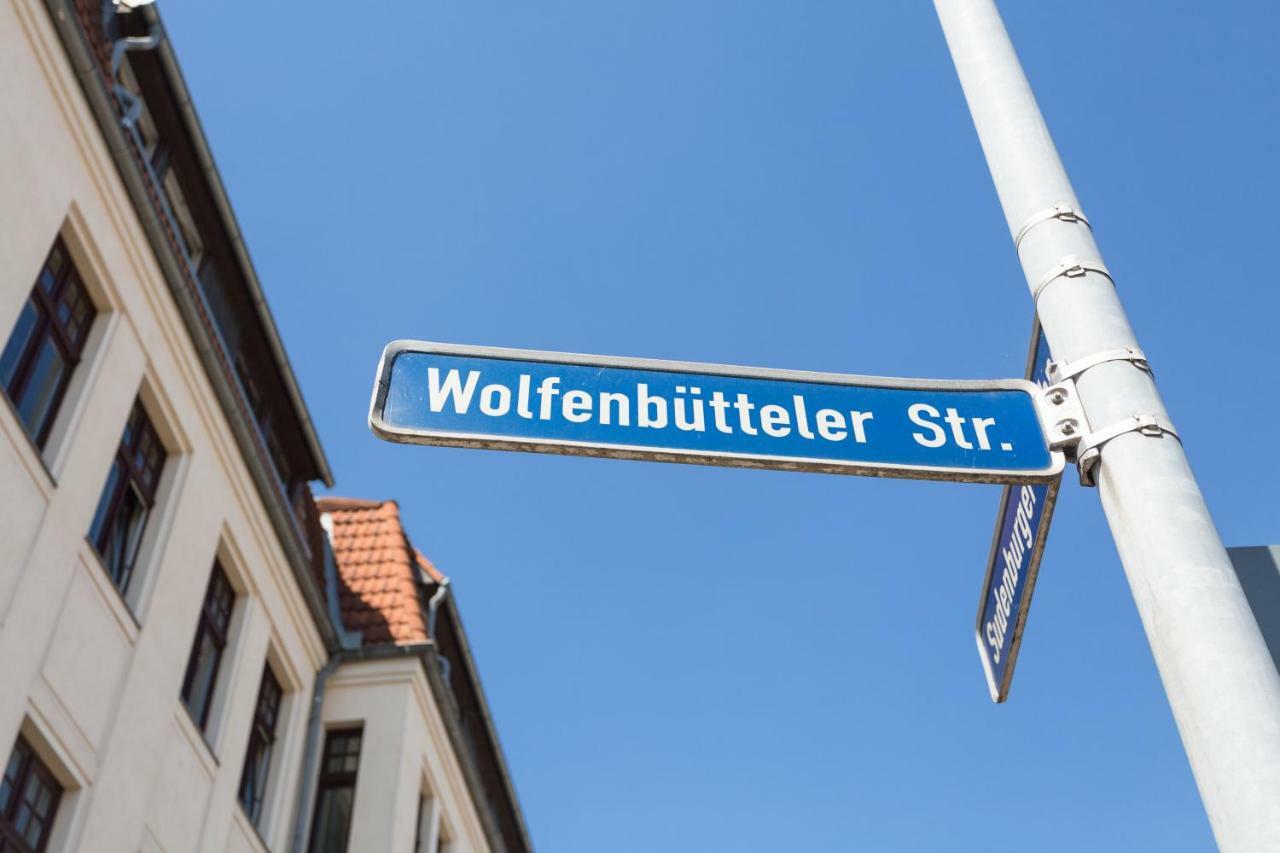 Helle Wohnung In Sudenburg Mit Balkon - Wlan, 4 Schlafplaetze Maagdenburg Buitenkant foto